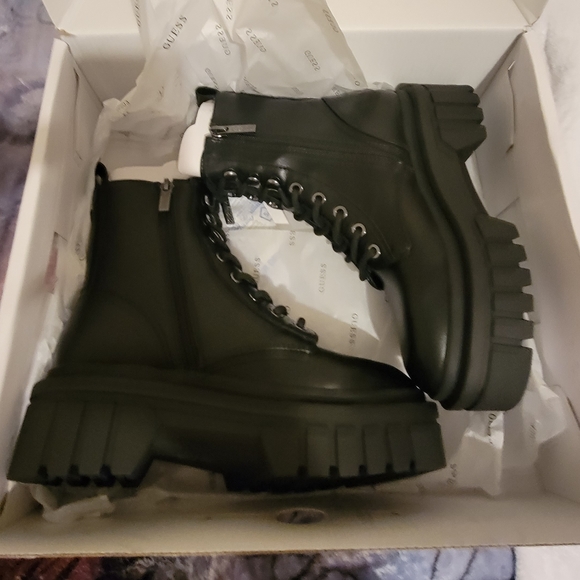 Guess ferina lug sole lace up  combat boots black - Picture 11 of 12